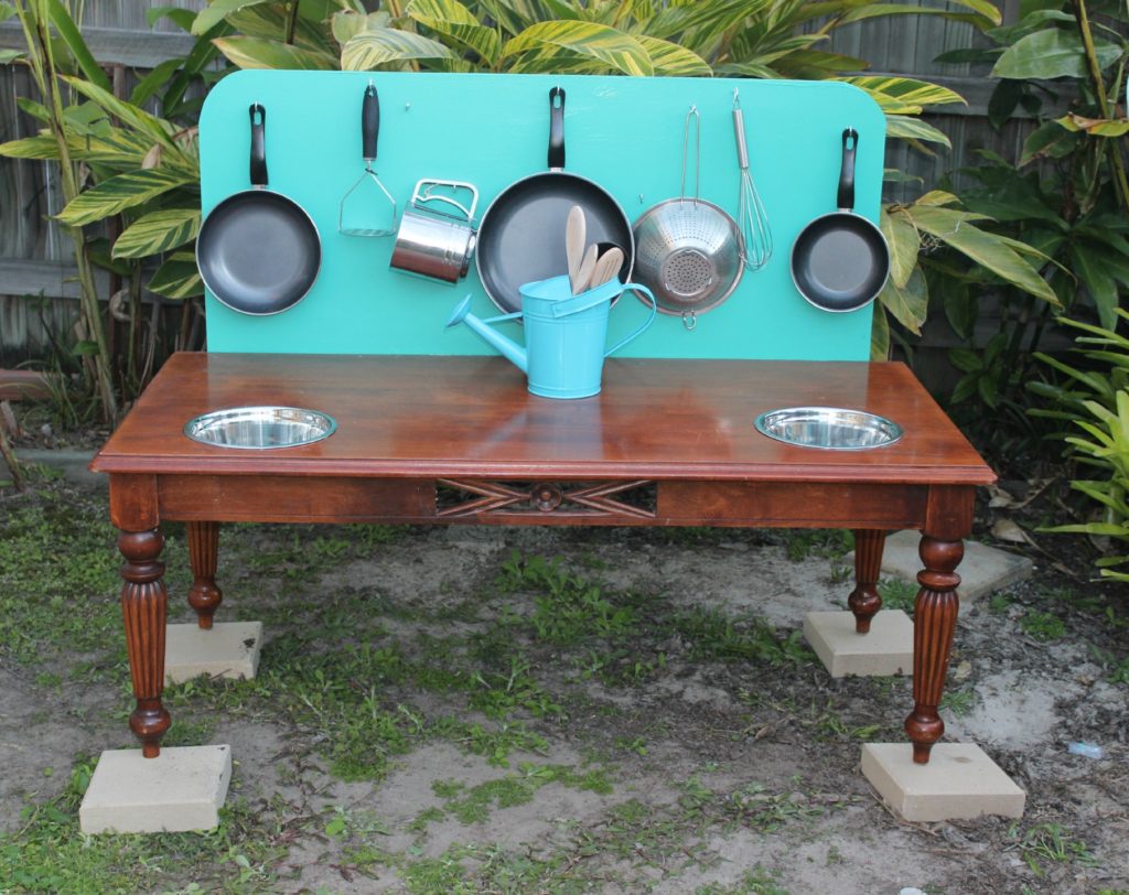 mud-kitchen